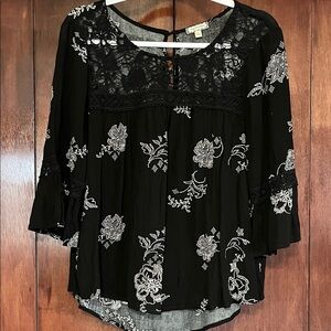 Eyeshadow Boho Blouse Crochet Top Bell Sleeve Black and White Top